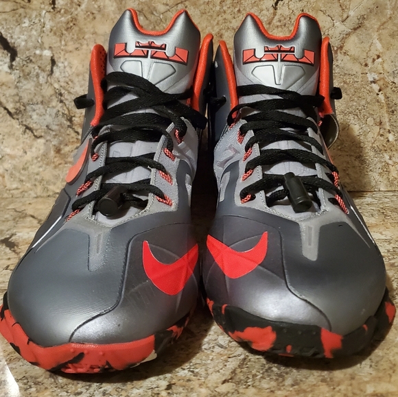 nike lebron xi elite